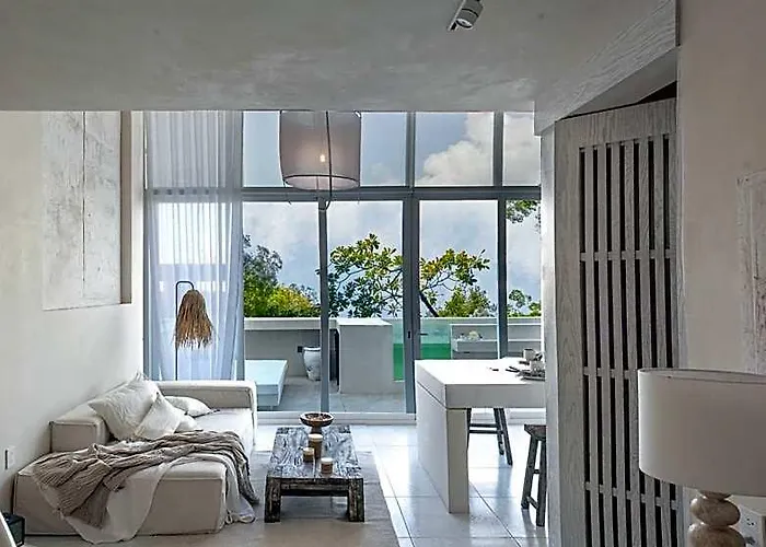 Hotel Jungle Luxe